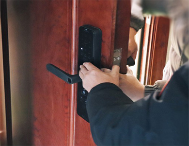 鸠江24小时上门开锁公司